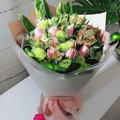12 Special Pink Rose Bouquet