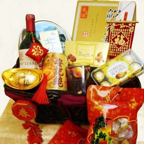 New Year Chocolate And Cookies Hamper