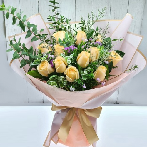 12 Champagne Rose Bouquet