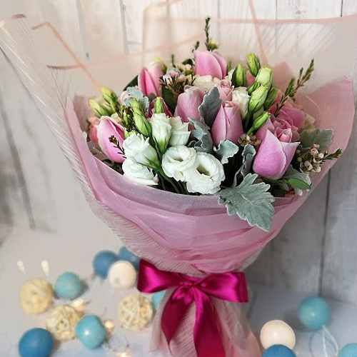 18 White Rose N 3 Lisianthus Bouquet