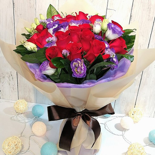 18 Red Rose N Purple Lisianthus Bouquet